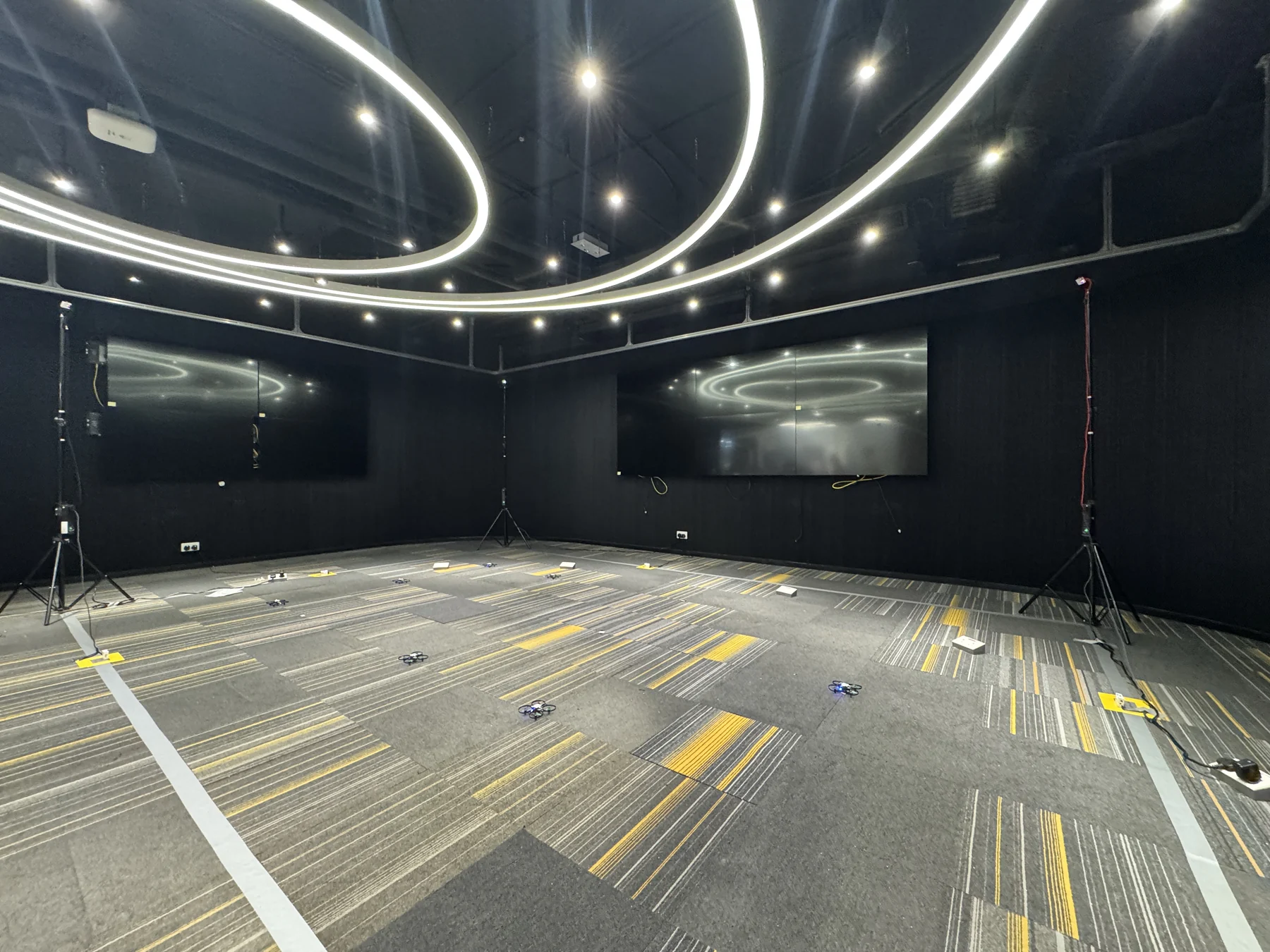 香港城市大学数据科学系 / Inno Center 的星桥智慧空间项目实景